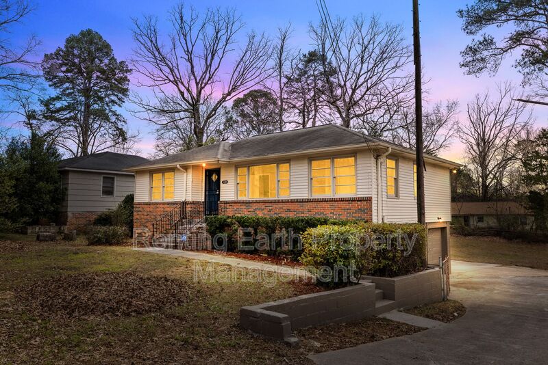 Birmingham House: 1321 5 Mile Rd