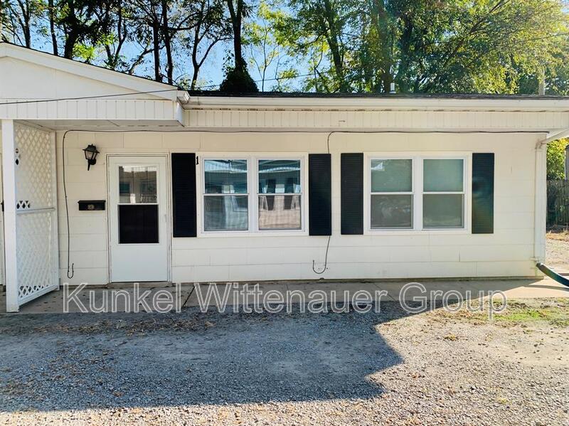 O'Fallon Condo: 1 Hickory Ct