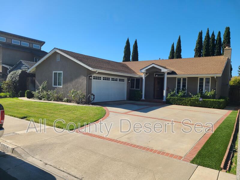 Huntington Beach House: 17821 San Leandro Lane