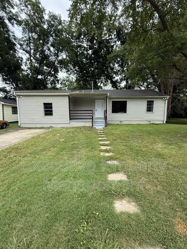 Birmingham House: 6921 41st Avenue