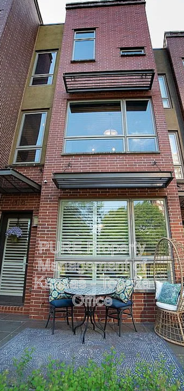 Kansas City House: 4540 J.C. Nichols Parkway