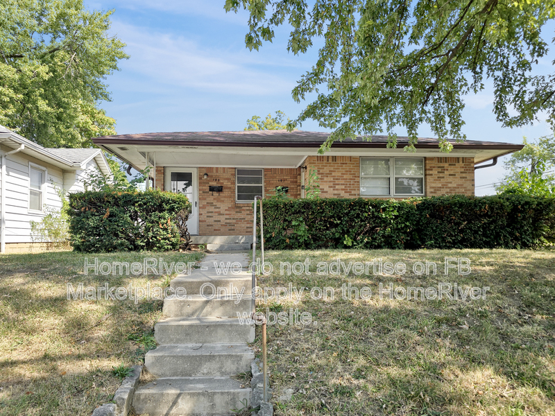 Beech Grove House: 103 N 5th Ave