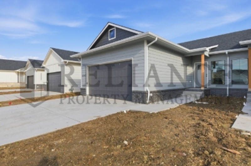 Bel Aire Townhome: 5301 North Pinecrest Court