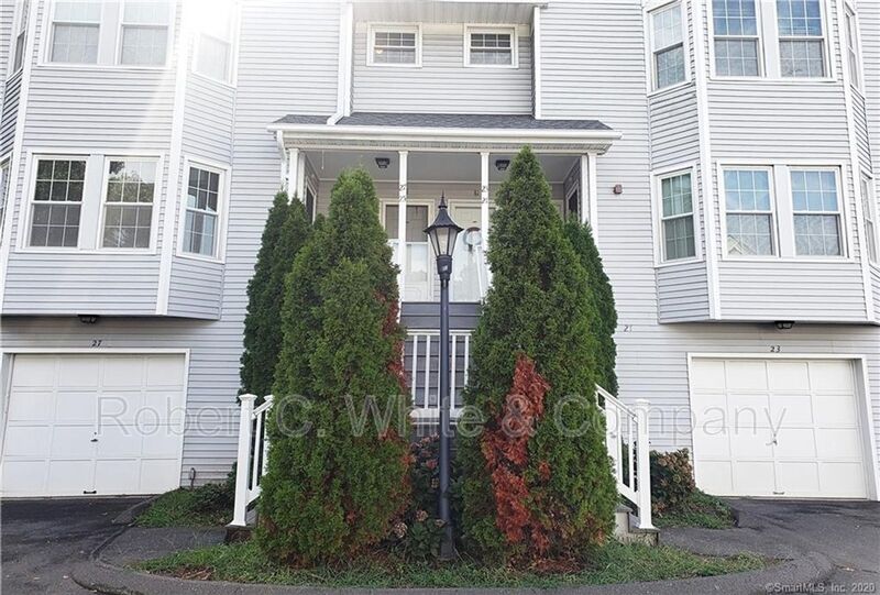 Request a Viewing for 25 Woodhill Rd, 25 Tenant Turner