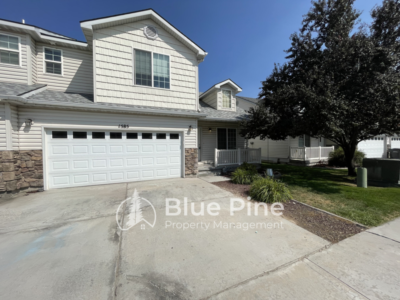 Idaho Falls Townhome: 1585 Bull Pen Way