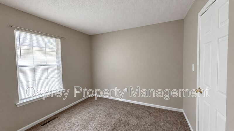 Spacious 3-Bedroom Corner-Unit Townhome with Private Patio in VB! - Photo 8