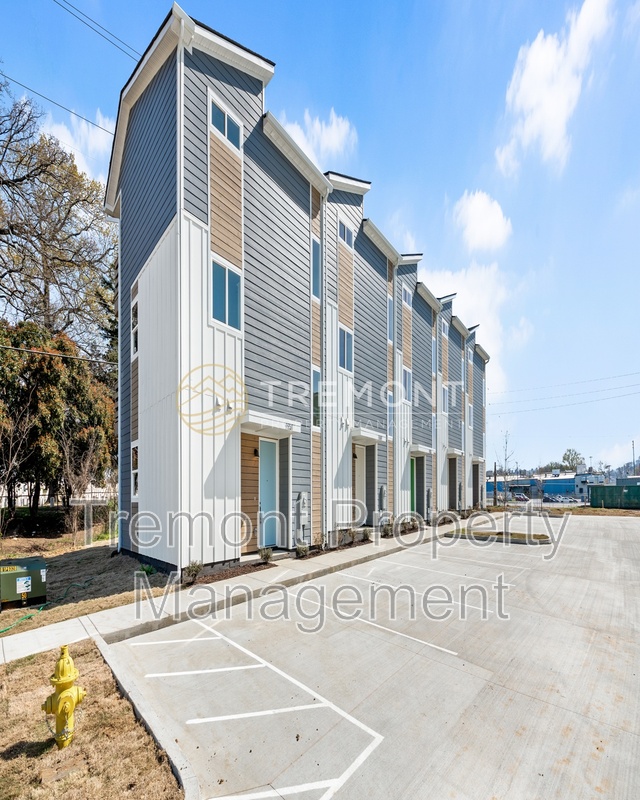 Chattanooga House: 1232 J Andrews Place