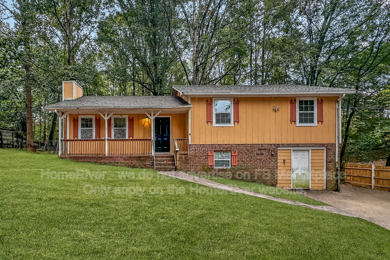 Douglasville House: 4187 Clearview Dr