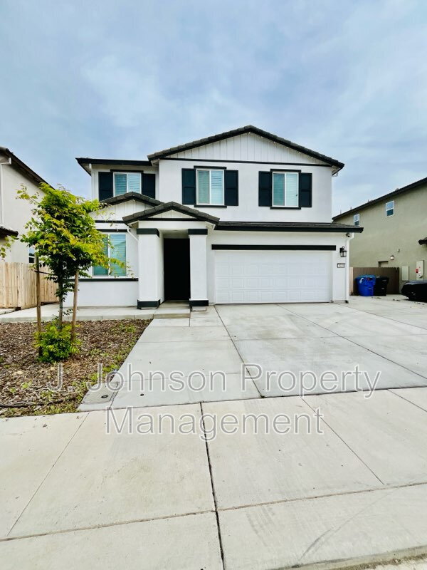 Manteca House: 3115 Tinsley Street