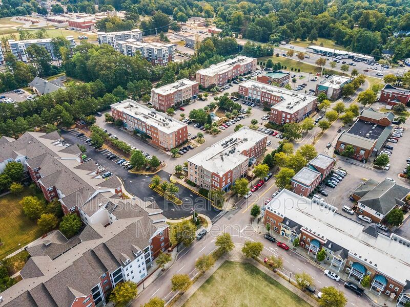 Chester House: 11712 Chester Village Dr