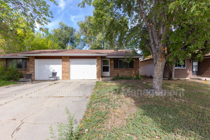 Longmont Condo: 214 E Saint Clair Ave