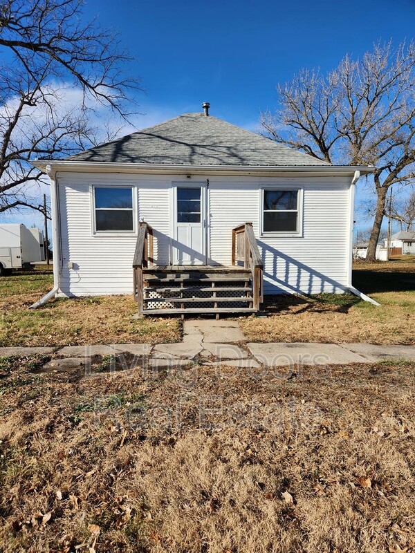 Exeter House: 621 South Union Ave