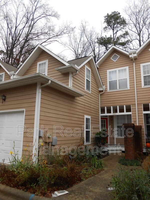 Carrboro House: 241 Sweet Bay Pl