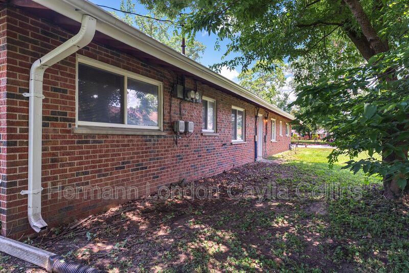 Saint Ann House: 11276 Liana Ln