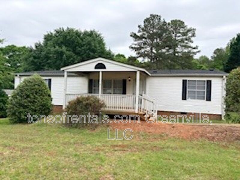 Fountain Inn House: 112 Acorn Trail