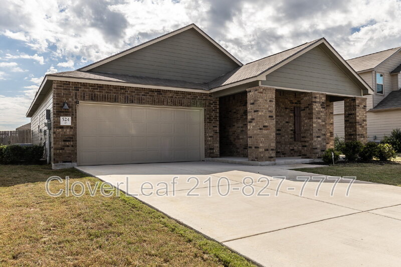 New Braunfels House: 524 Willow Valley St