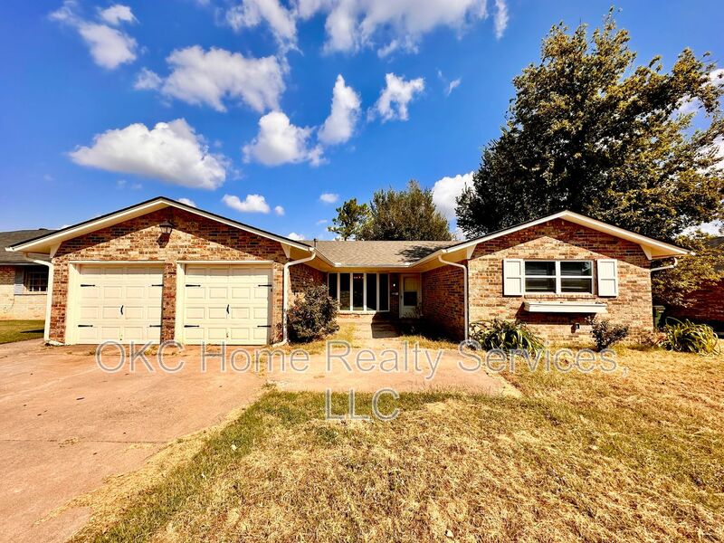 Midwest City House: 3408 Oak Grove Dr.