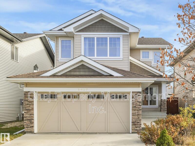 Edmonton House: 1427 161 Street SW