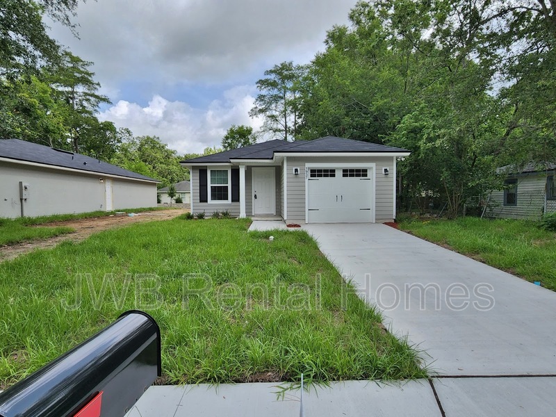 Jacksonville House: 1937 Meharry Ave