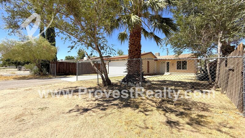 Hesperia House: 16352 Vine St