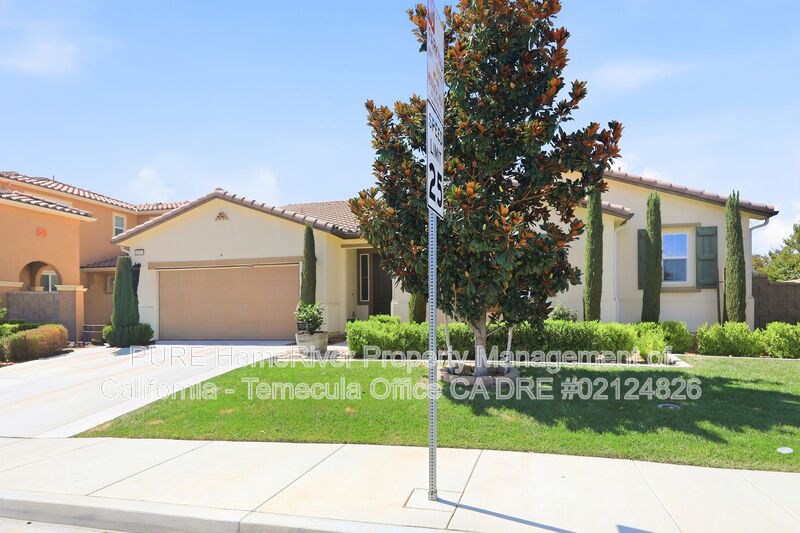 Murrieta House: 34719 Myoporum Ln