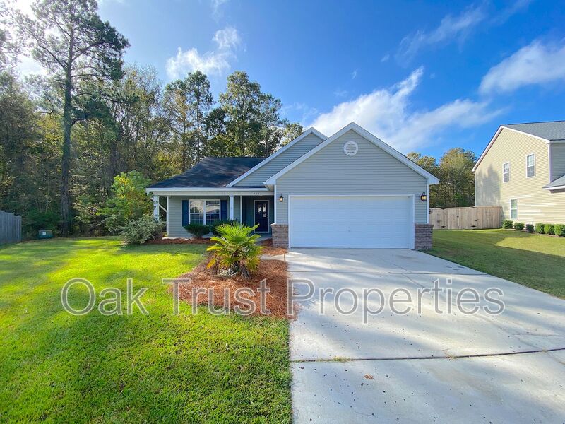 Goose Creek House: 411 Brookfield Lane