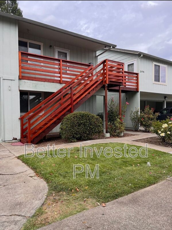 Ukiah Condo: 304 Cooper Ln