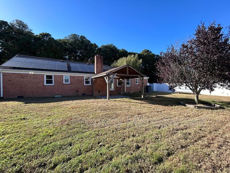 Beautifully Updated Brick Ranch! "ASK ABOUT OUR ZERO DEPOSIT" - Photo 9