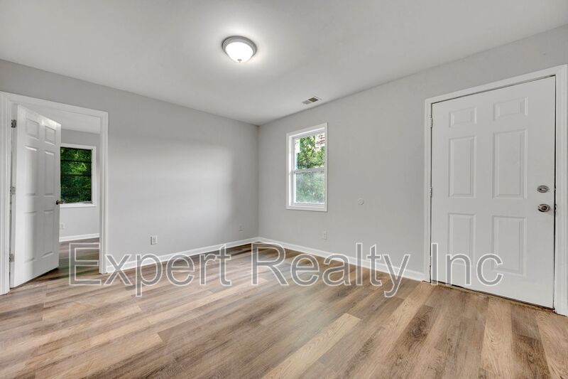 Birmingham House: 1732 32nd Place North