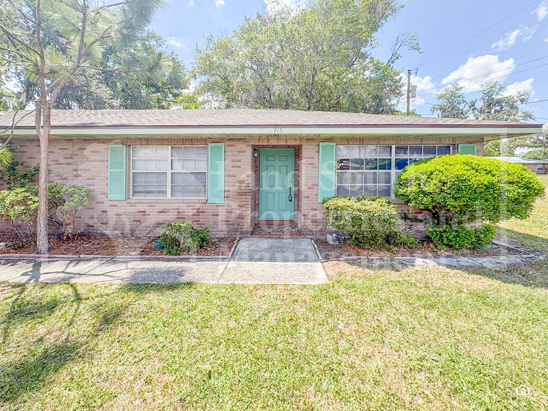Lakeland House: 715 W Daughtery Road
