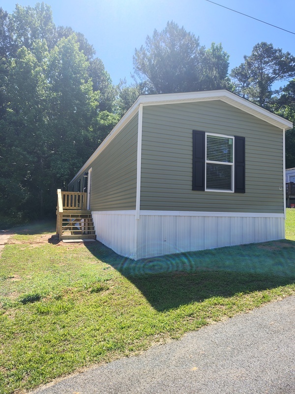 ELLENWOOD House: 9 Spencer Drive