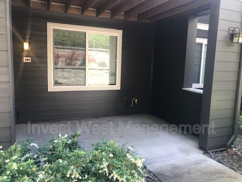 Vancouver House: 10800 SE 17th Circle