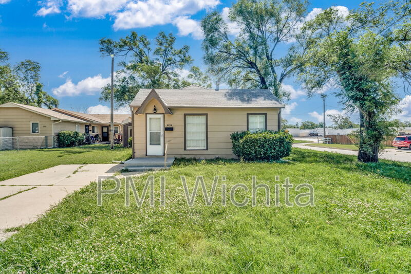 Wichita Condo: 2156 South Santa Fe Street