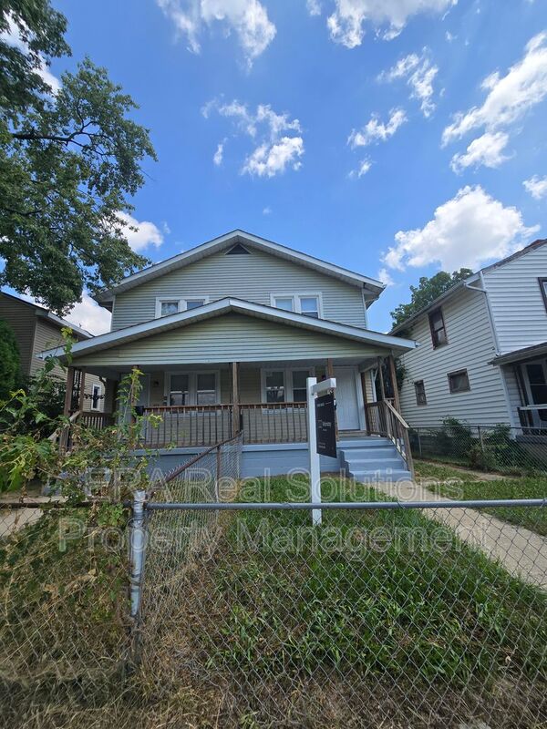 Columbus Condo: 554 S Oakley Ave