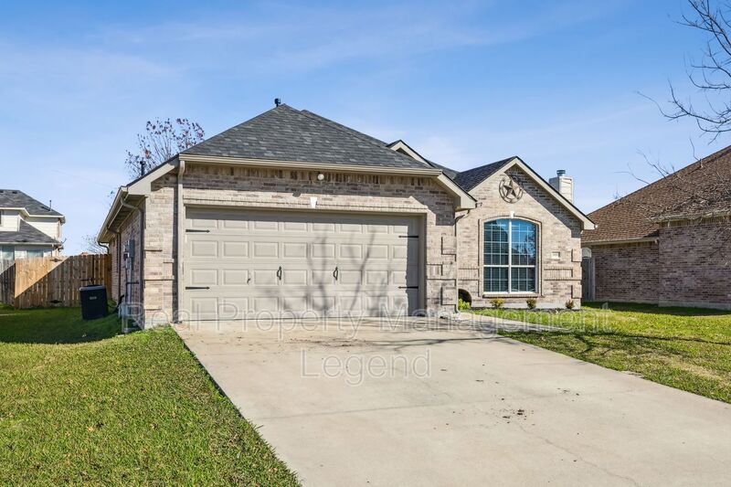 Royse City House: 1800 Meadowlark Ln