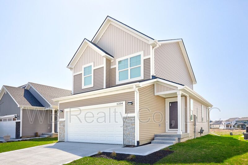 Waukee House: 1214 Yorktown Dr