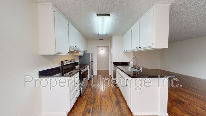 Red Bluff Apartment: 855-915 Lakeside Dr