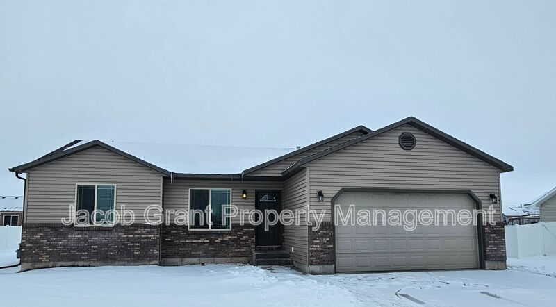 Idaho Falls House: 3030 Golden Rod Drive