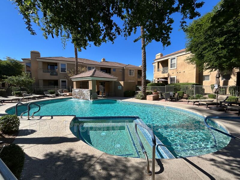 Phoenix Townhome: 7887 N 16th St