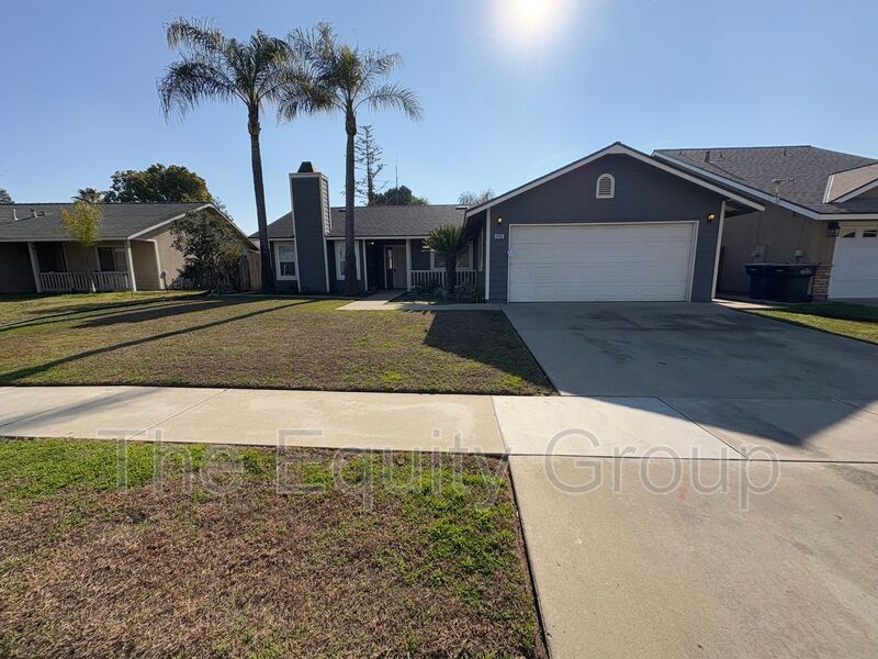 Tulare House: 1195 Santa Cruz Ave