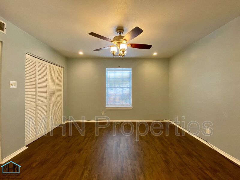 Bright and Spacious Condo near 410, I-35 and 281, in the Broadway Corridor! - Preview 8