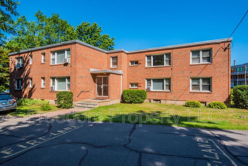 East Hartford House: 353 A Main Street