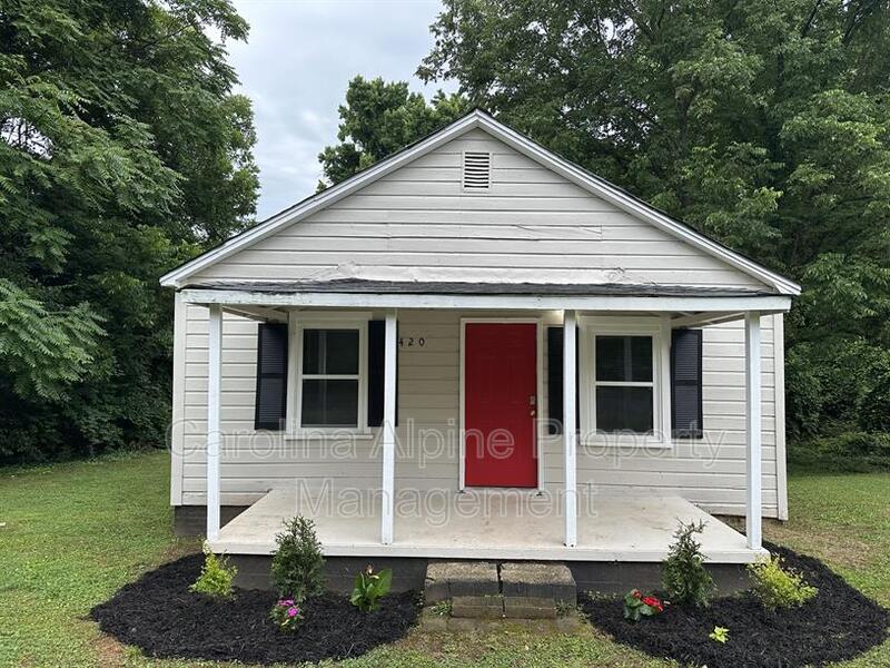Shelby Condo: 420 Airline Ave