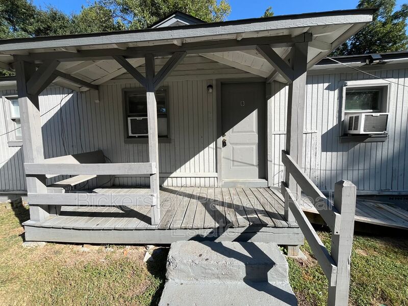 Columbus Condo: 824 Winston Road