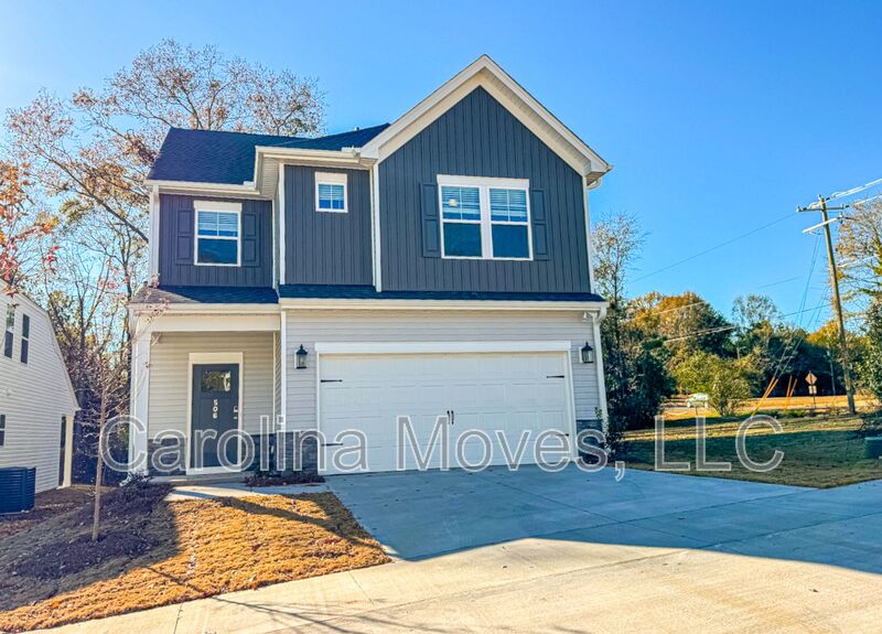 Greenville House: 506 Poinsett Bridge Way
