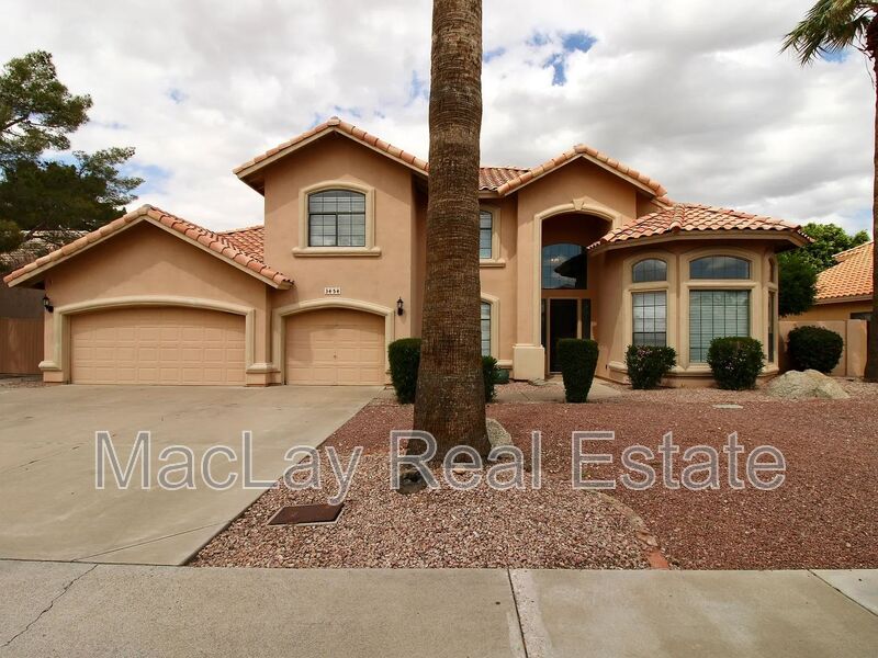 Mesa House: 3454 E Camino st