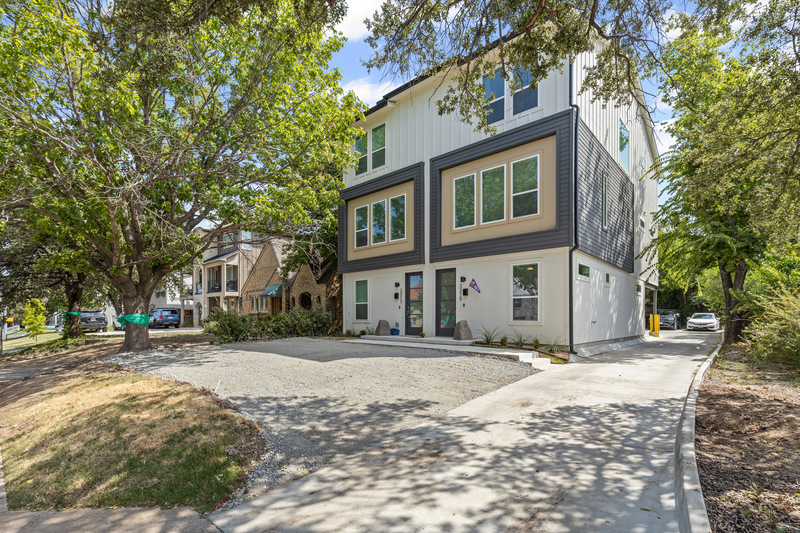 Fort Worth Townhome: 3313 South University Drive