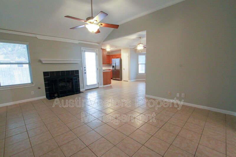 Austin House: 14708 Highsmith ST