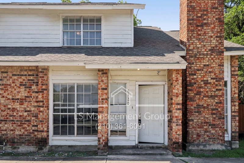 San Antonio House: 6720 Windsor Hollow Drive