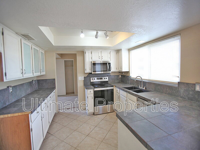 Glendale House: 6337 W Turquoise Ave